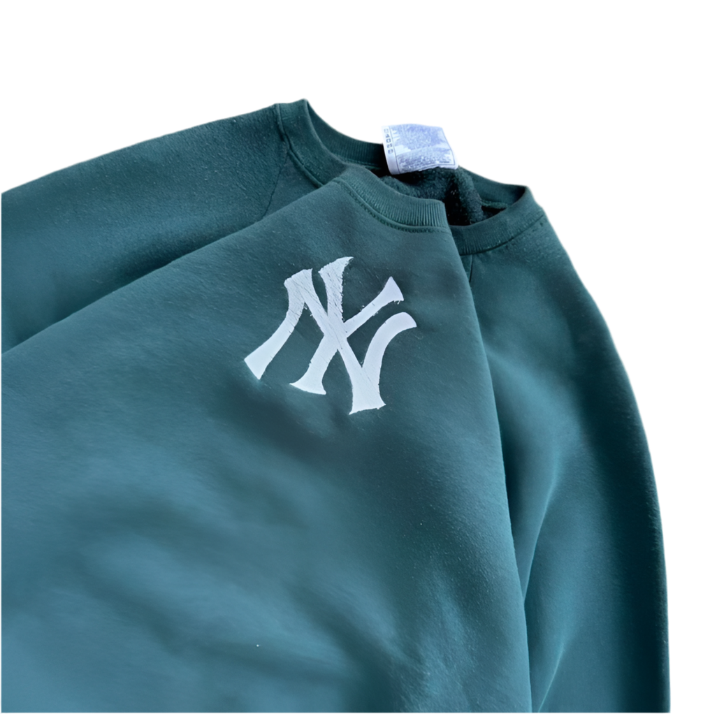 (M) VINTAGE 90s CREWNECK - CUSTOM NY EMBROIDERY